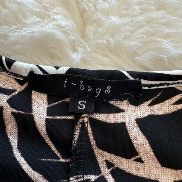 T-Bags Los Angeles Printed Sleeveless Wrap Dress Small - Picture 3 of 6